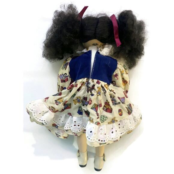 Lasting Impressions Doll Heritage Mint Companion Collection in Carrying Case 12" - Picture 6 of 12